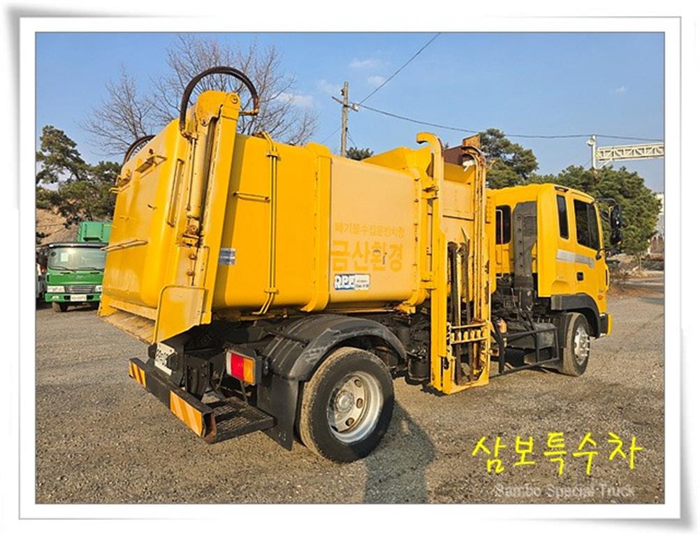 현대 음식물차 메가트럭 6.5톤 덤프식 배출 - 중고 트럭 매물 이미지