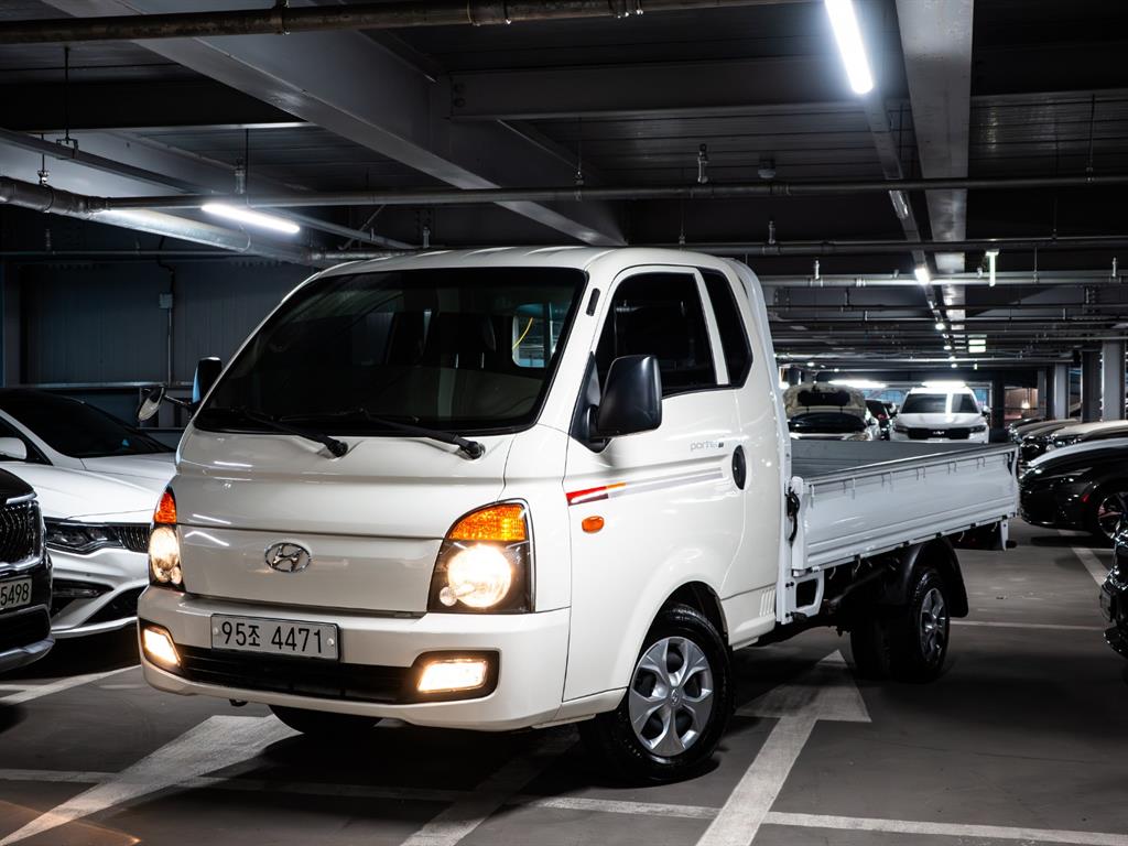 Hyundai Porter 1.0 Ton/ Super Cab/ Long Wheelbase/ CRDi