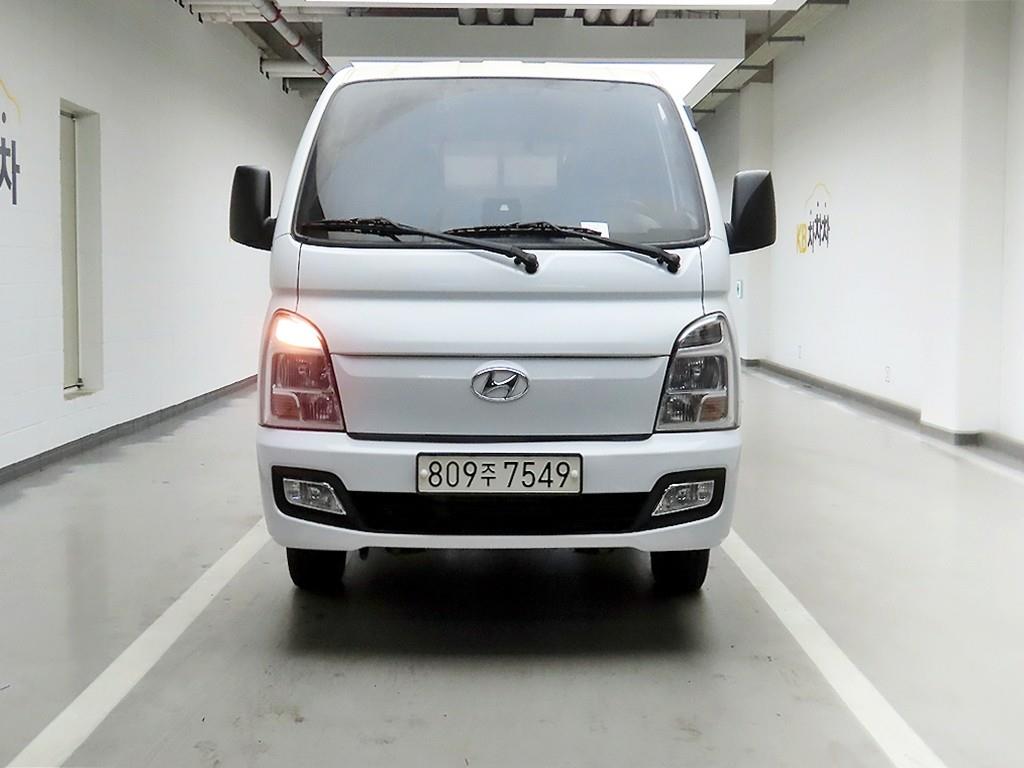 Hyundai Porter 1.0 Ton/ Double Cab/ Long Wheelbase/ CRDi Style