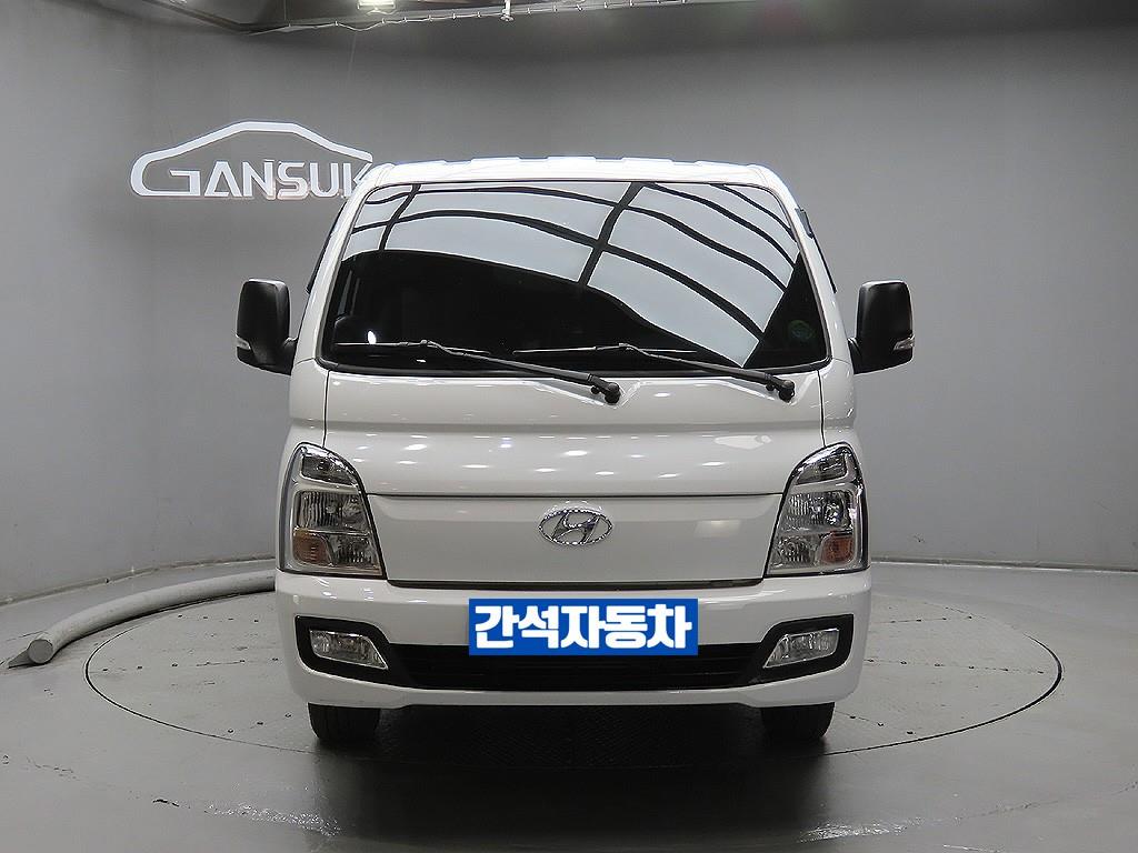 Hyundai Porter 1.0 Ton/ Double Cab/ Long Wheelbase/ CRDi Modern