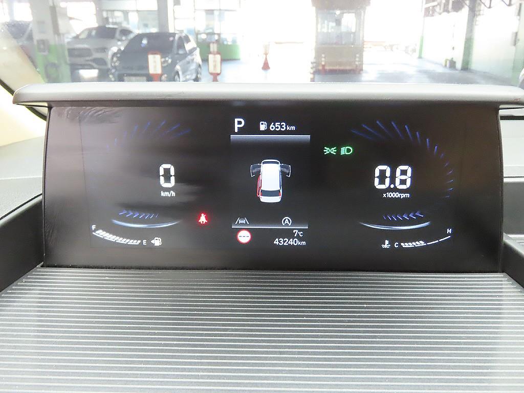 Hyundai Staria 2WD Diesel Tourer Modern 7