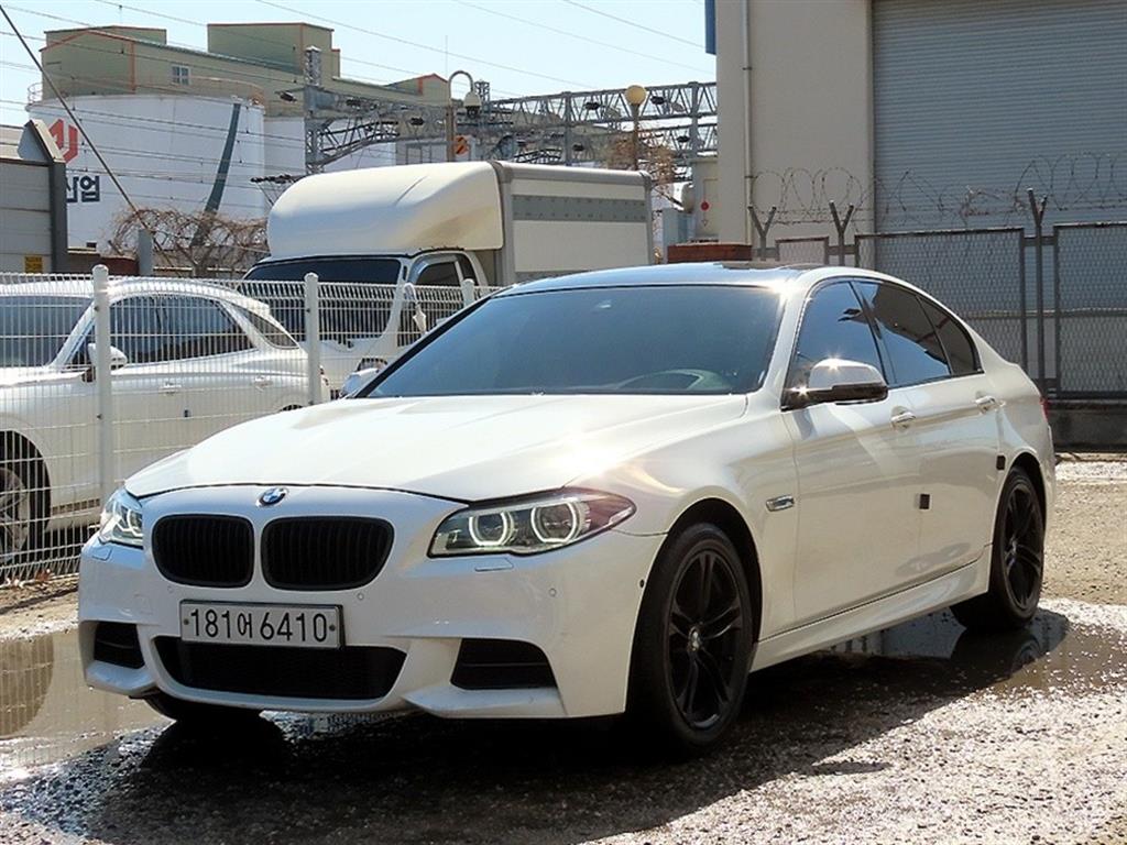 BMW 5시리즈 520d xDrive M 에어로다이나믹 사진