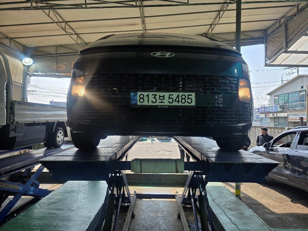 Hyundai Staria 2WD Diesel Cargo Modern