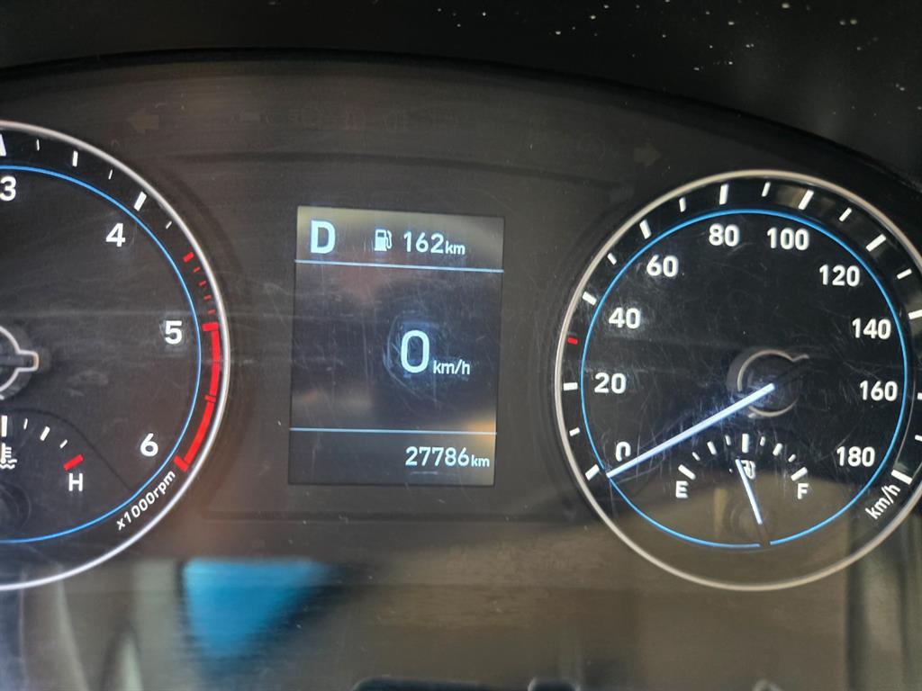 Hyundai Porter 1.0 Ton/ Double Cab/ Long Wheelbase/ CRDi Style 8