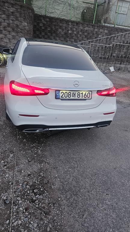 Mercedes-Benz E-Class E350 4MATIC AMG LINE 3