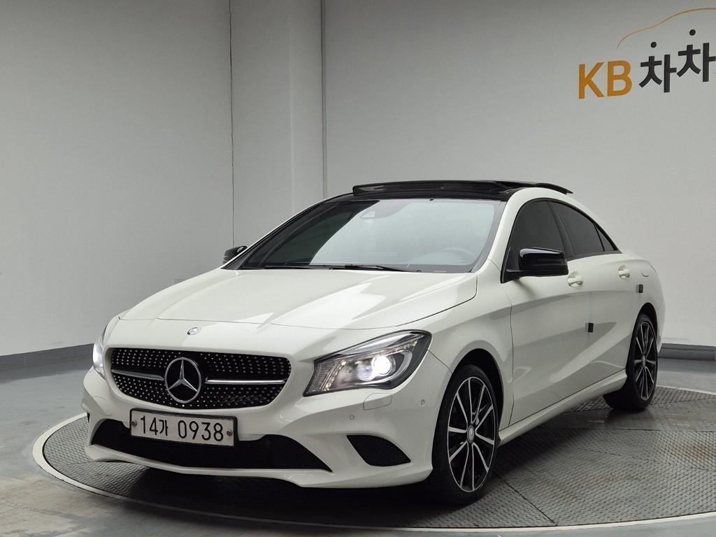 Mercedes-Benz CLA-Class CLA200d With Navigation
