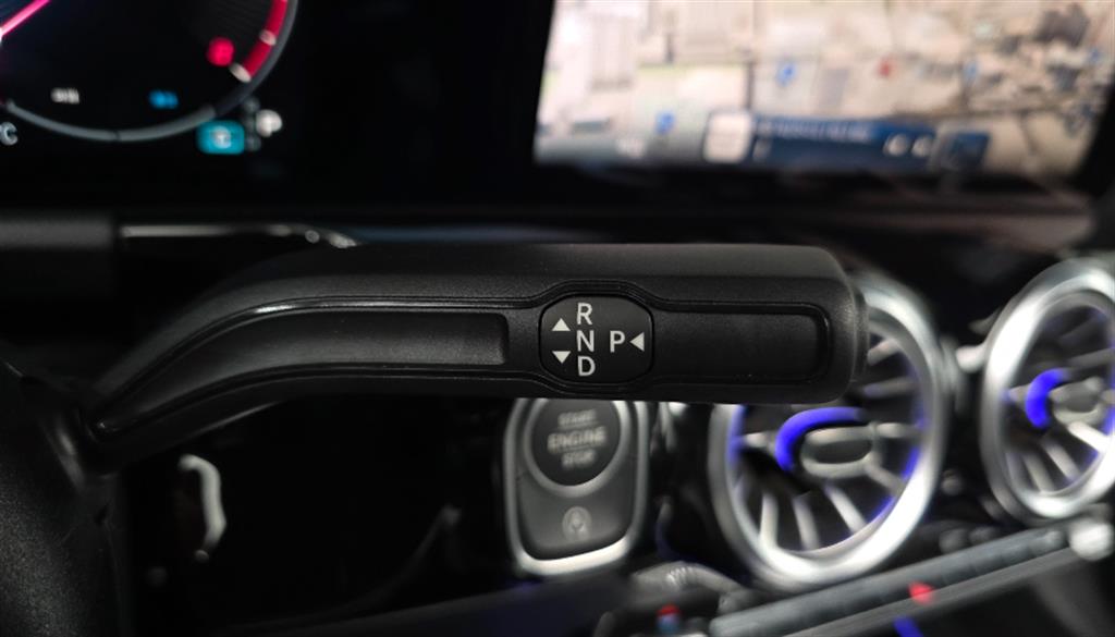 Mercedes-Benz GLA-Class GLA250 4MATIC 10