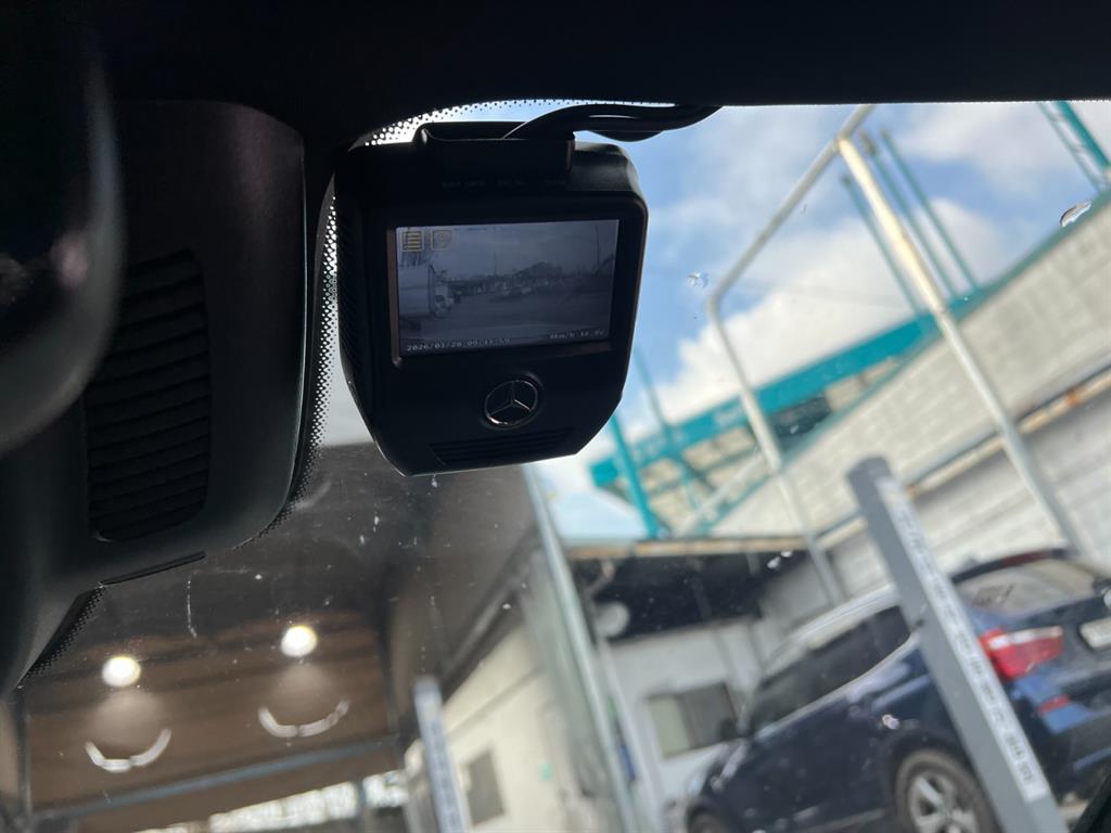 Mercedes-Benz E-Class E350 4MATIC AMG LINE 7