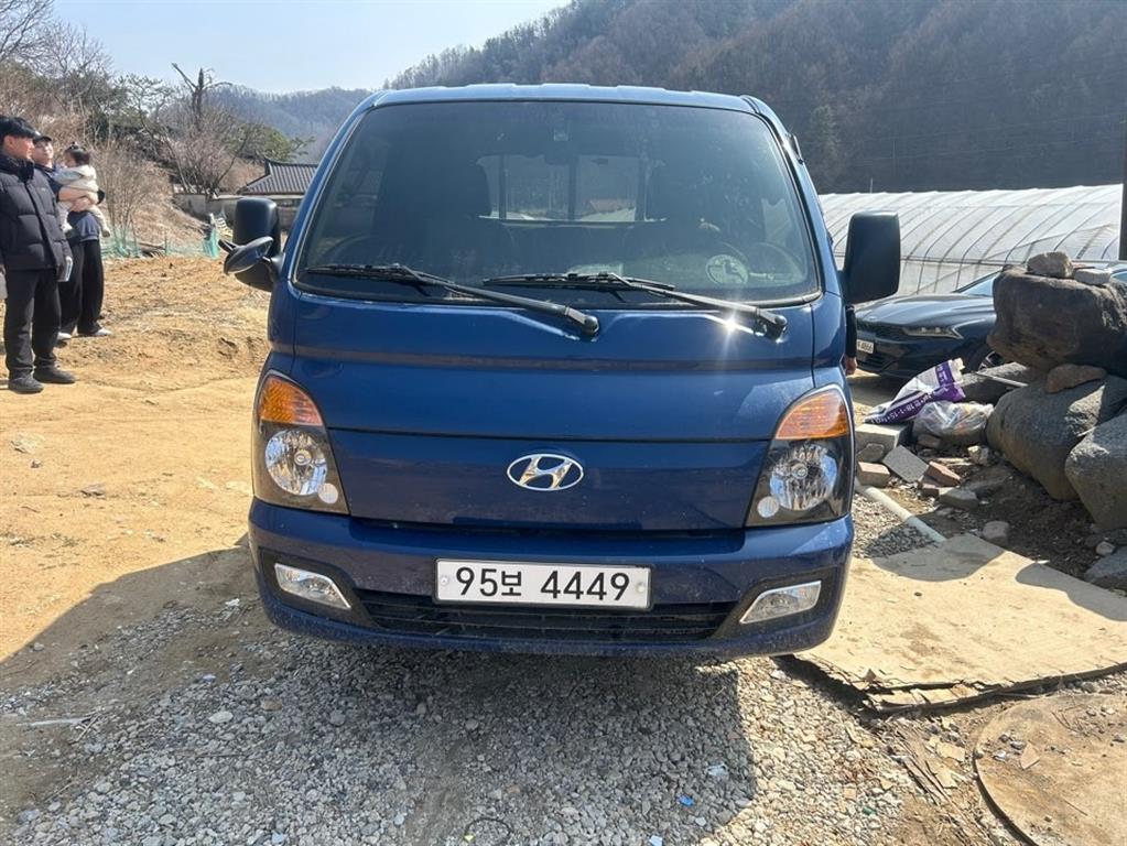 Hyundai Porter 1.0 Ton/ Super Cab/ Long Wheelbase/ CRDi Smart