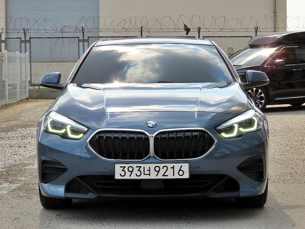 BMW 2 Series 220i Advantage