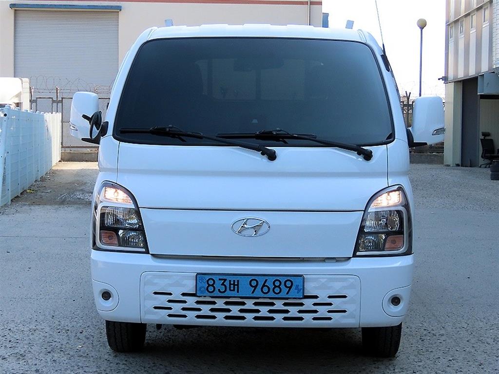 Hyundai Porter 1.0 Ton/ Super Cab/ Long Wheelbase