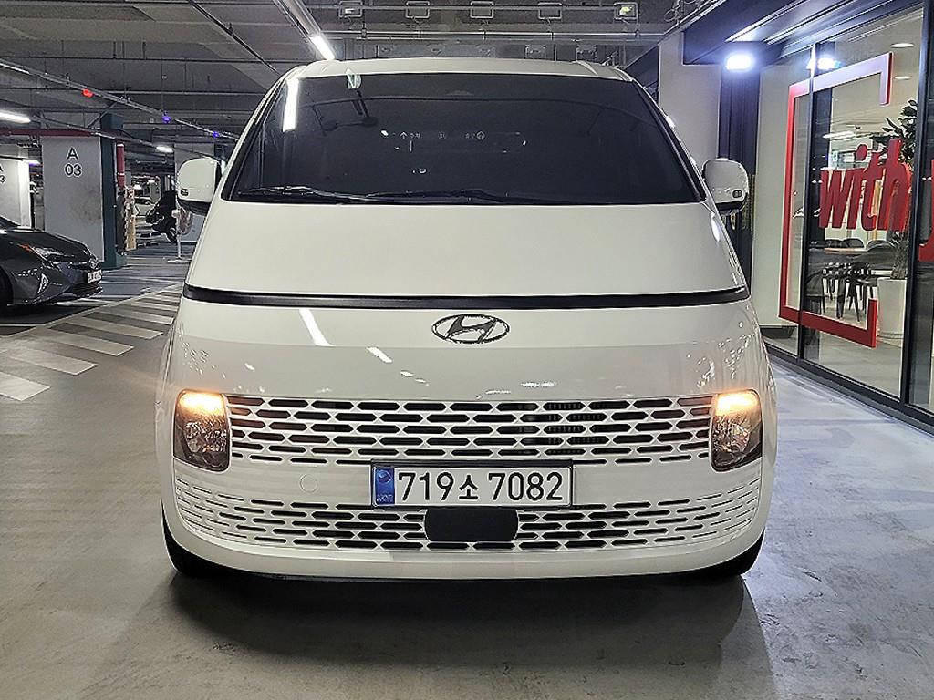 Hyundai Staria 2WD Diesel Tourer Modern 3