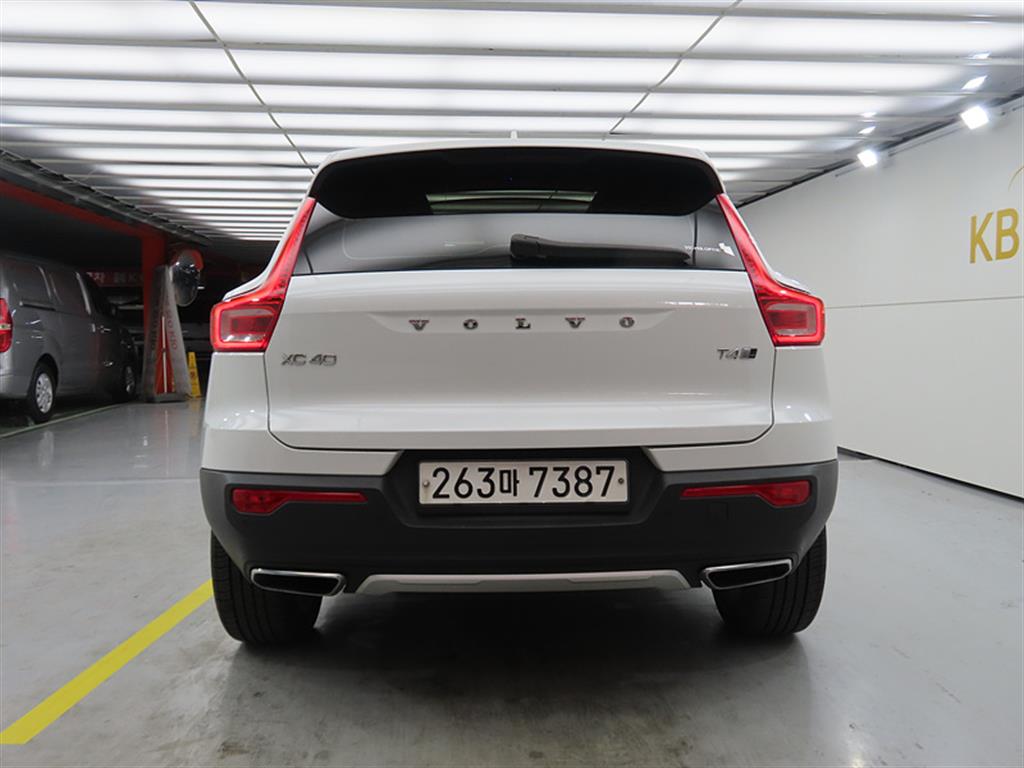 Volvo XC40 T4 4WD Momentum 4