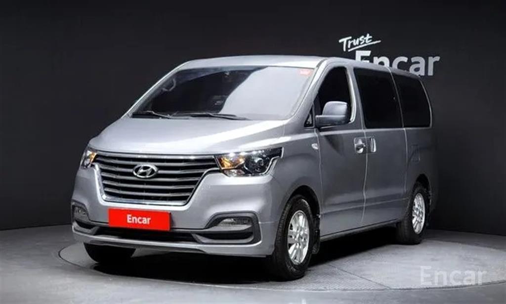 Hyundai Starex 2WD Van Modern