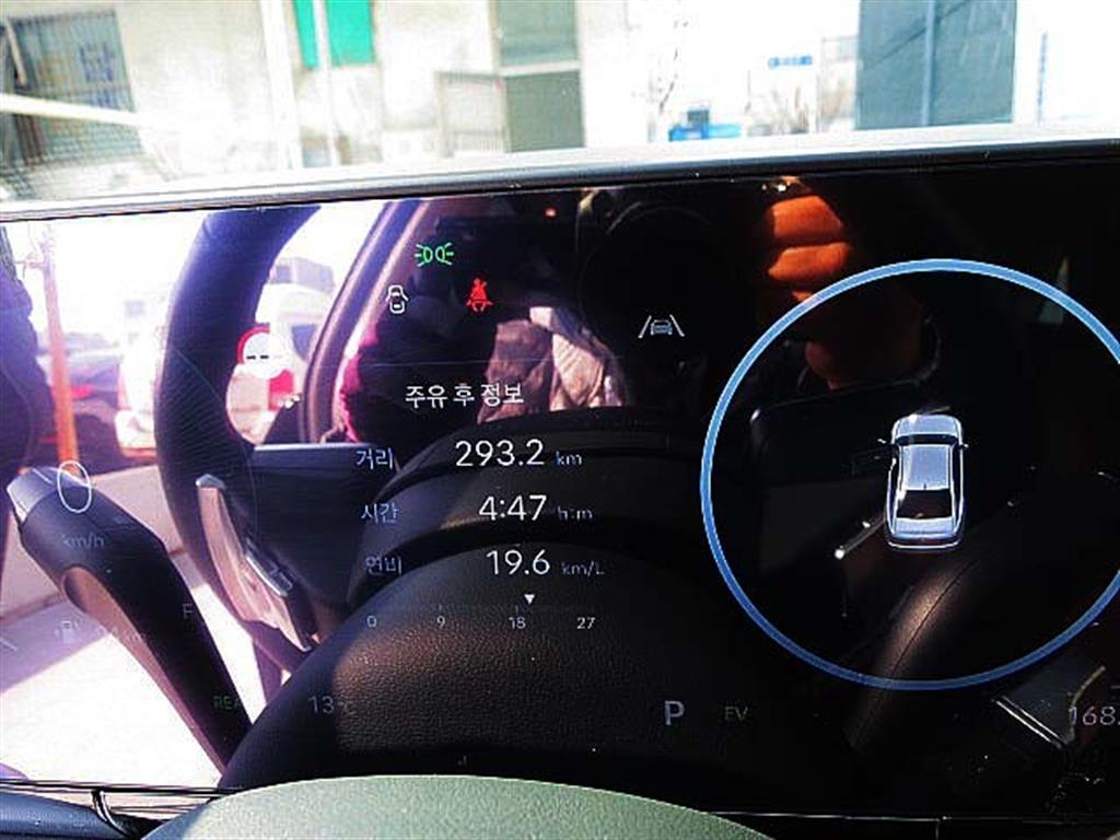 Hyundai Grandeur Exclusive 10