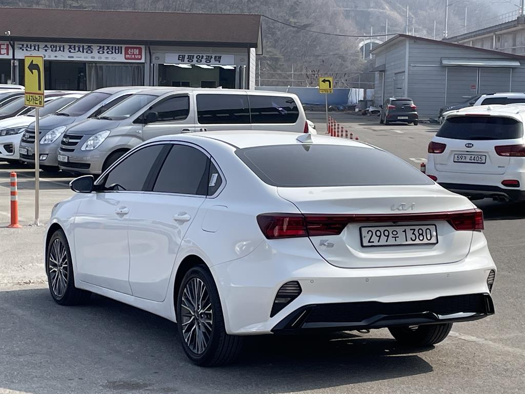 Kia K3 1.6 Gasoline Signature 7