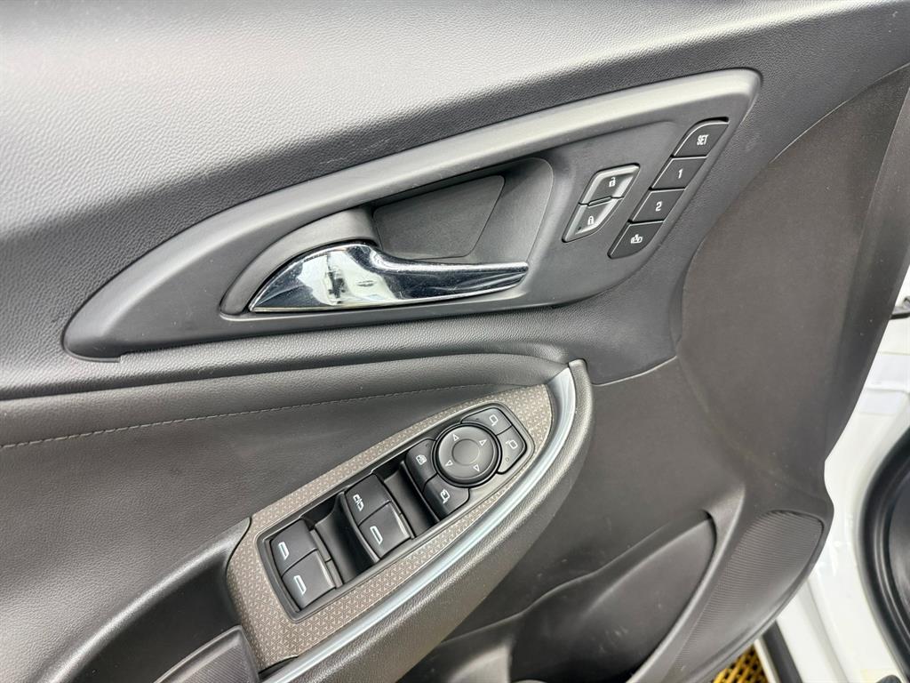 Chevrolet Malibu Gasoline 1.3 E- Turbo LT Deluxe 9