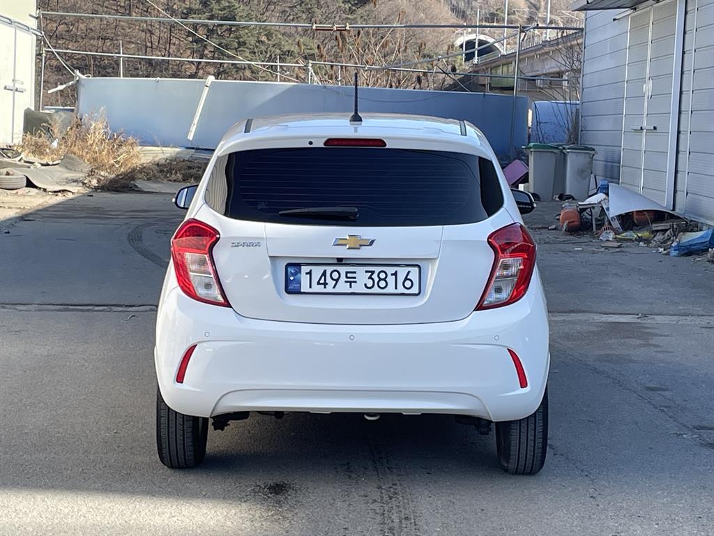 Chevrolet Spark LT 5