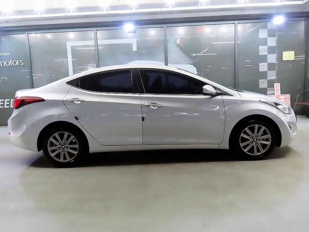 Hyundai Avante 1.6 GDI Modern 4