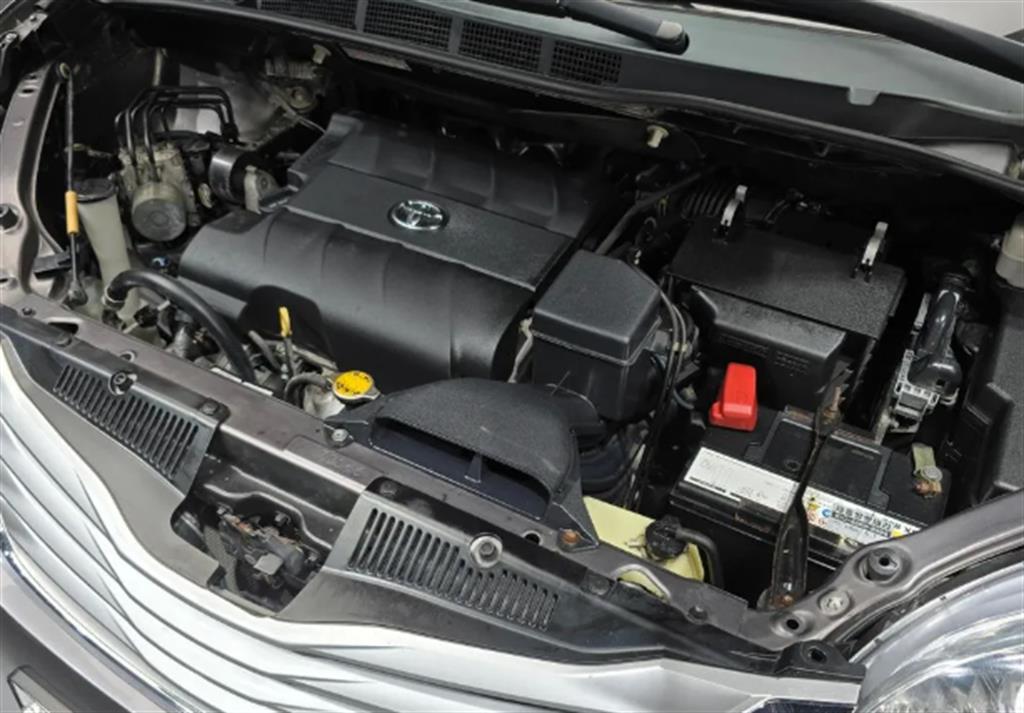 Toyota Sienna 3.5 AWD 8