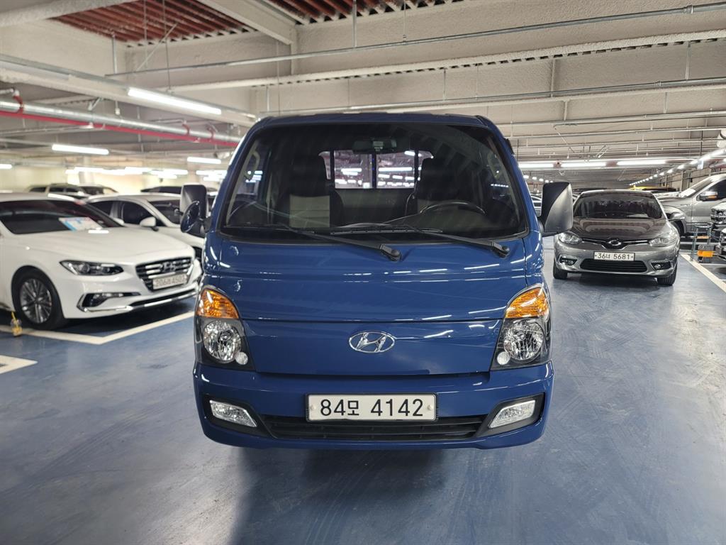 Hyundai Porter 1.0 Ton/ Super Cab/ Long Wheelbase/ CRDi Smart 4