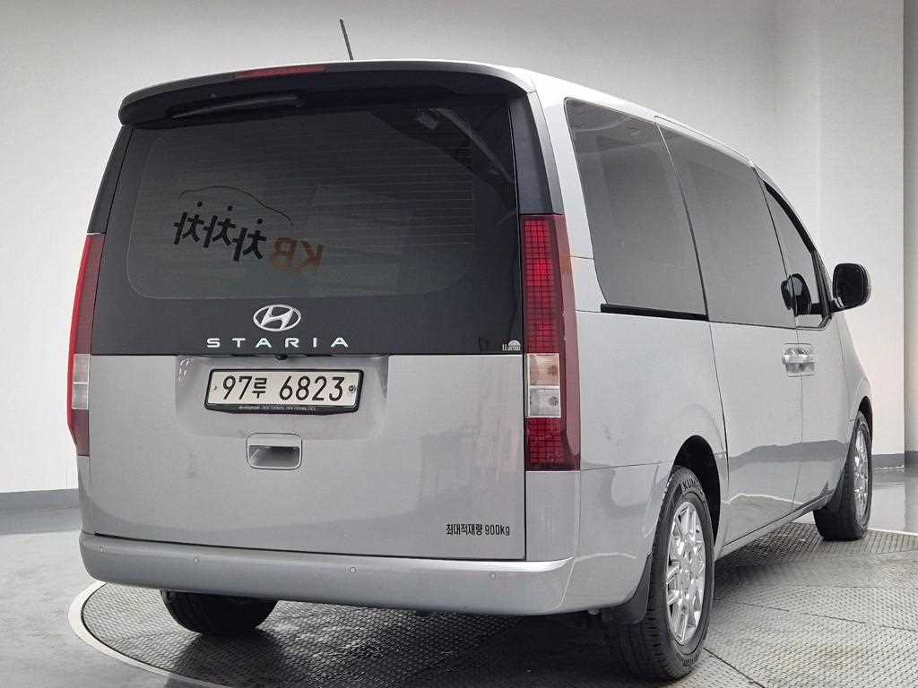 Hyundai Staria 2WD Diesel Cargo Modern 4