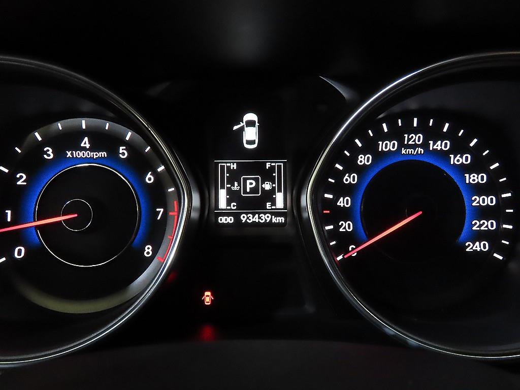 Hyundai Avante 1.6 GDI Modern 10