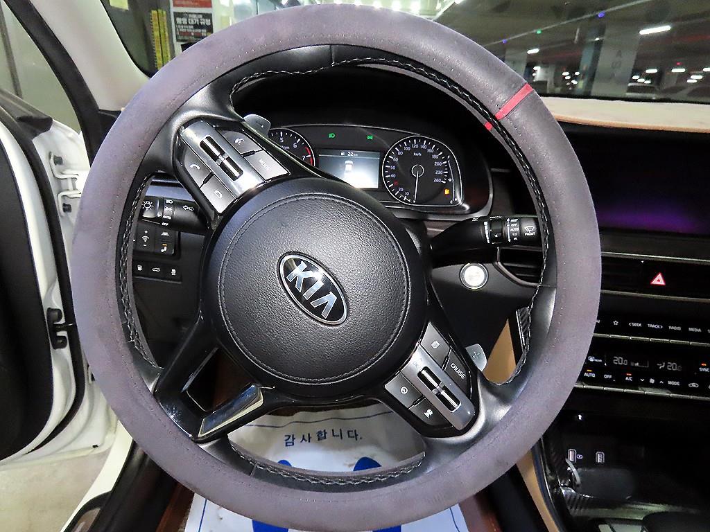 Kia K7 Gasoline 2.5 GDI Noblesse 9