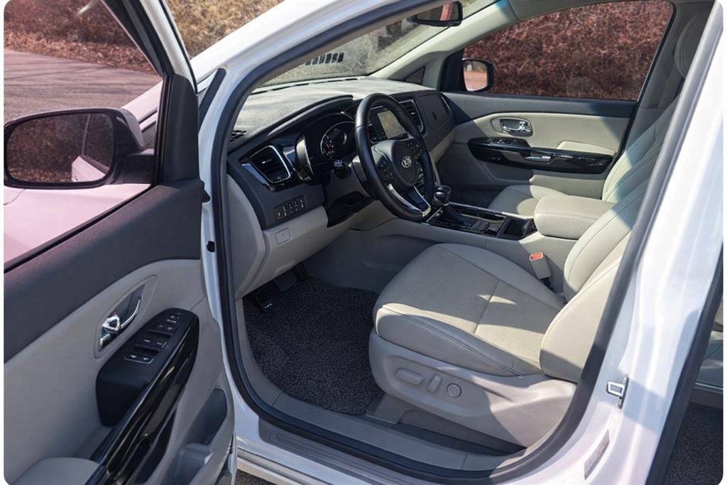 Kia Carnival Diesel Prestige 3