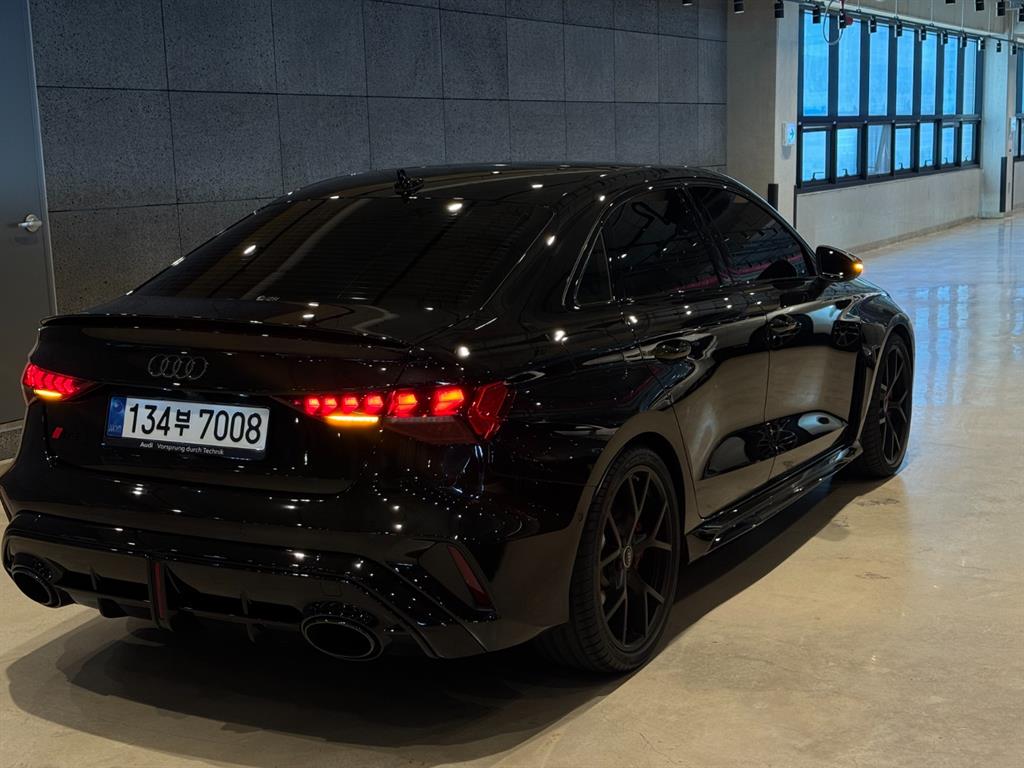 Audi RS3 2.5 TFSI Quattro 5