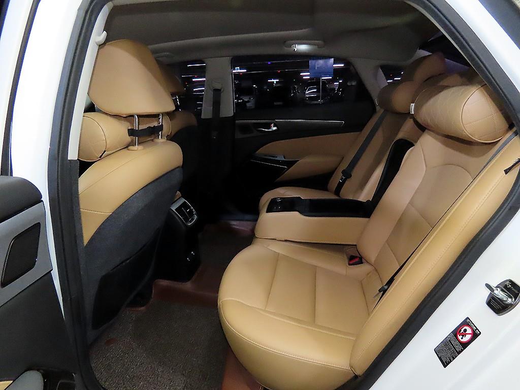 Kia K7 Gasoline 2.5 GDI Noblesse 8