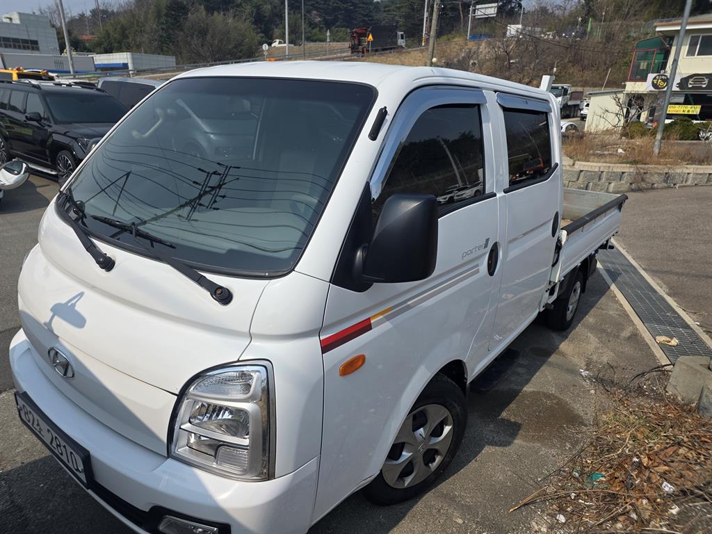 Hyundai Porter 1.0 Ton/ Double Cab/ Long Wheelbase/ CRDi Modern 4