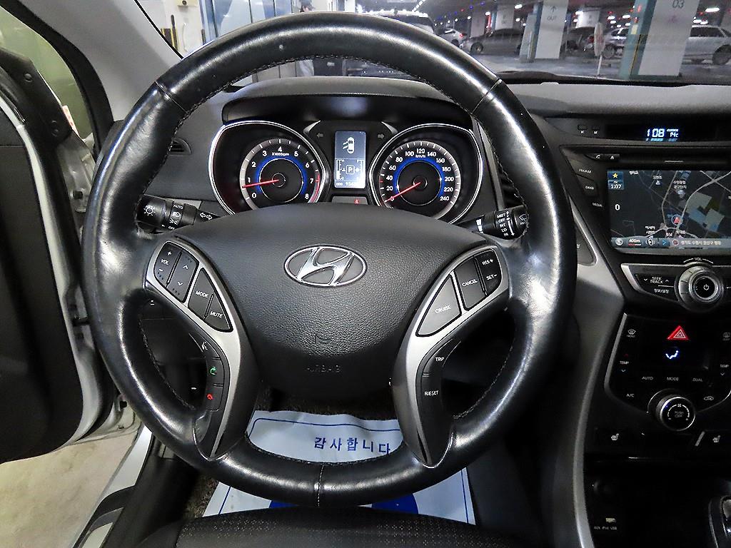 Hyundai Avante 1.6 GDI Modern 9