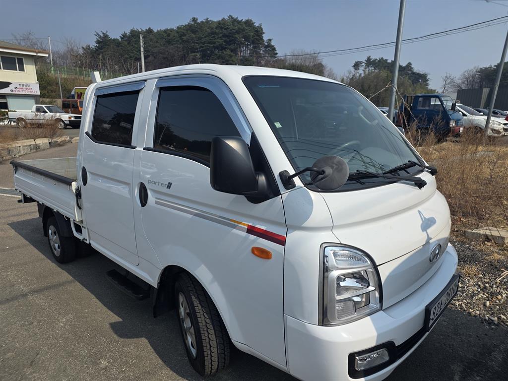 Hyundai Porter 1.0 Ton/ Double Cab/ Long Wheelbase/ CRDi Modern