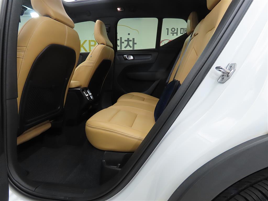 Volvo XC40 T4 4WD Momentum 7