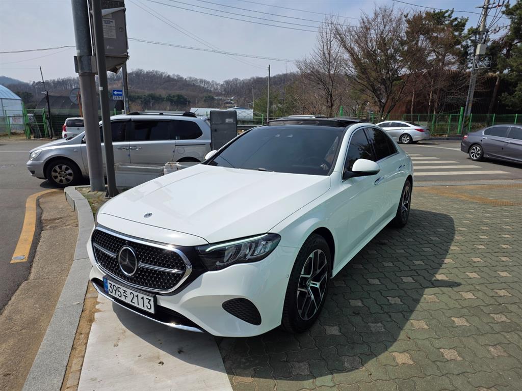 Mercedes-Benz E-Class E200 Avantgarde