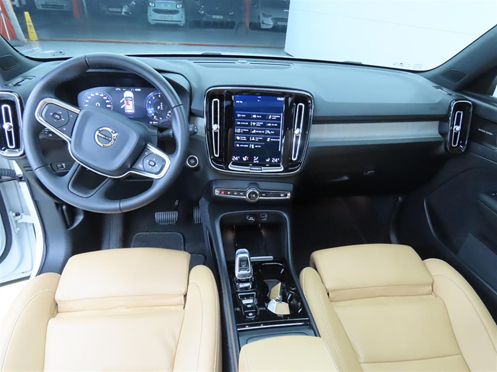 Volvo XC40 T4 4WD Momentum 8