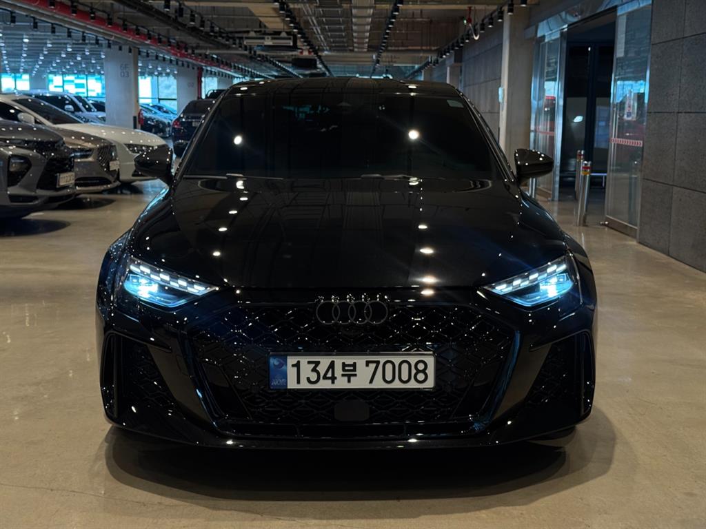 Audi RS3 2.5 TFSI Quattro 3