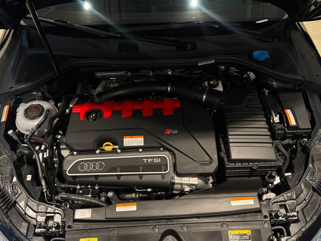 Audi RS3 2.5 TFSI Quattro 7