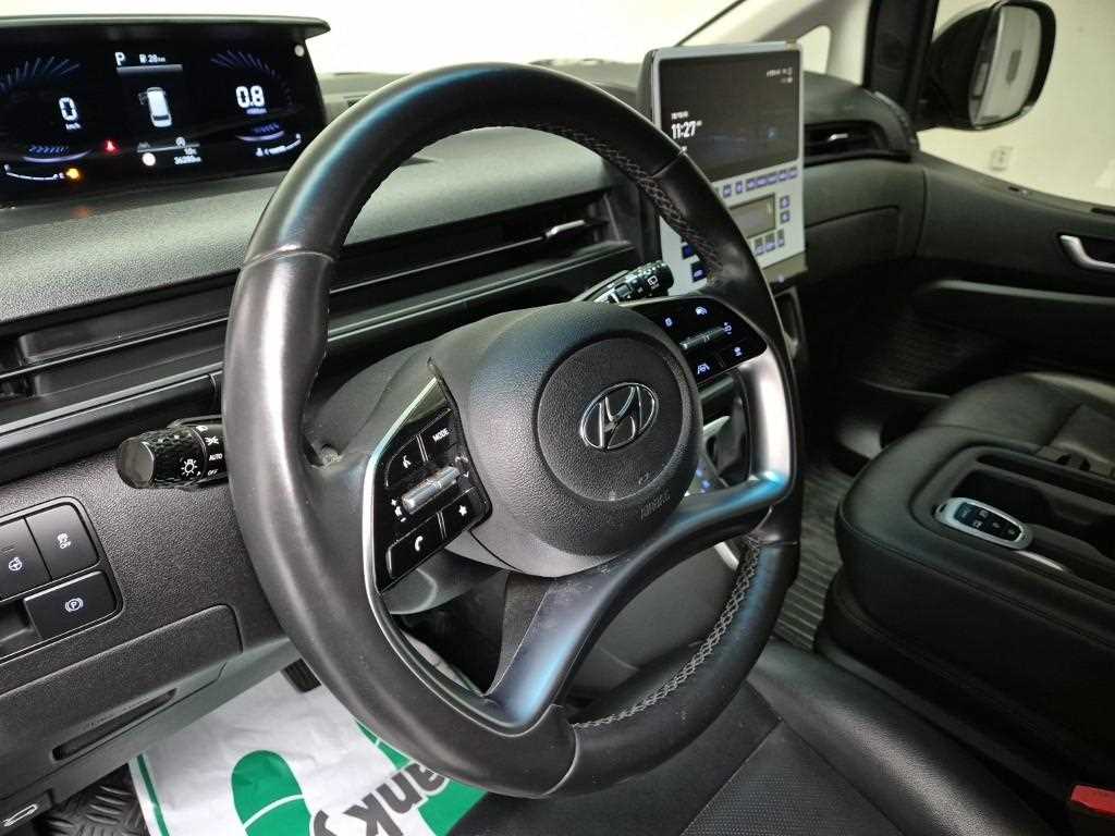 Hyundai Staria 2WD Diesel Cargo Modern 10