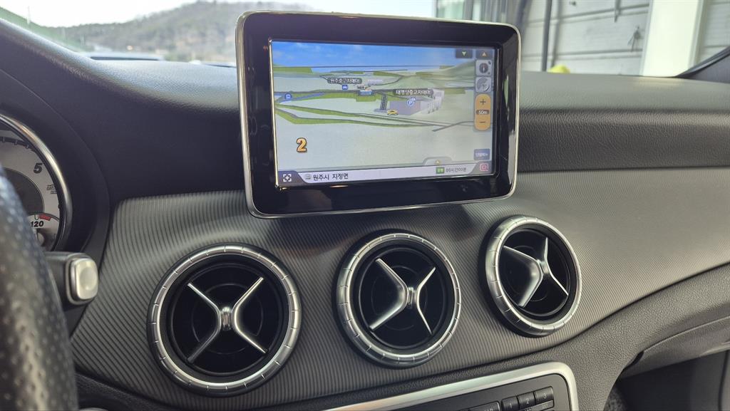Mercedes-Benz CLA-Class CLA200 CDI 9