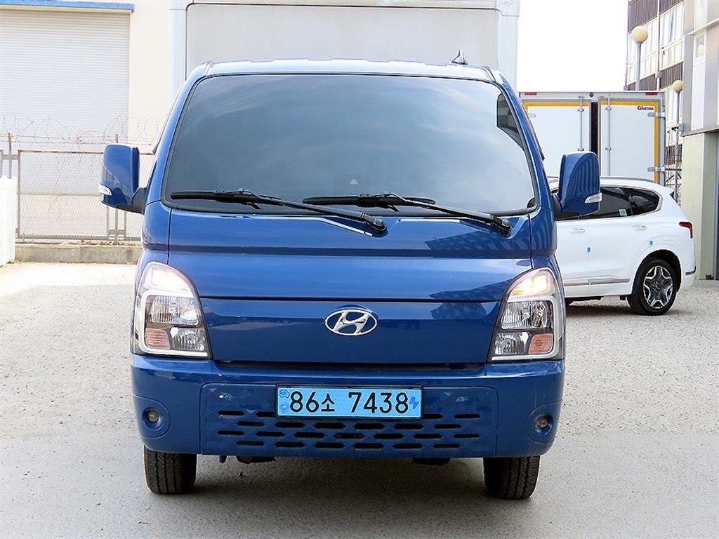 Hyundai Porter 1.0 Ton/ Super Cab/ Long Wheelbase