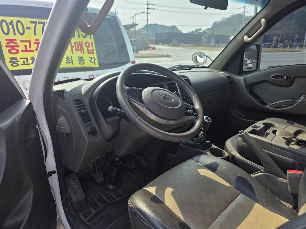 Hyundai Porter 1.0 Ton/ Double Cab/ Long Wheelbase/ CRDi Modern 8