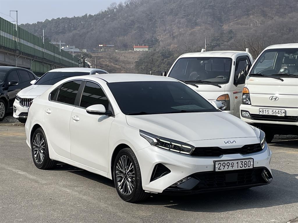 Kia K3 1.6 Gasoline Signature 4