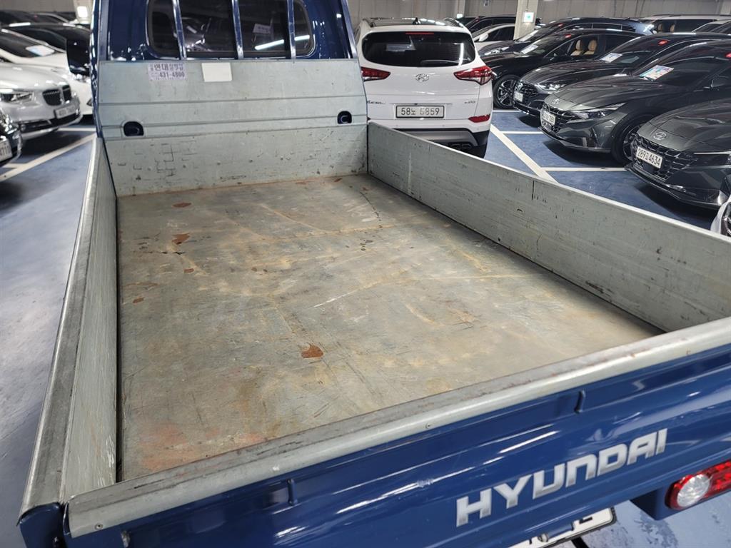 Hyundai Porter 1.0 Ton/ Super Cab/ Long Wheelbase/ CRDi Smart 7