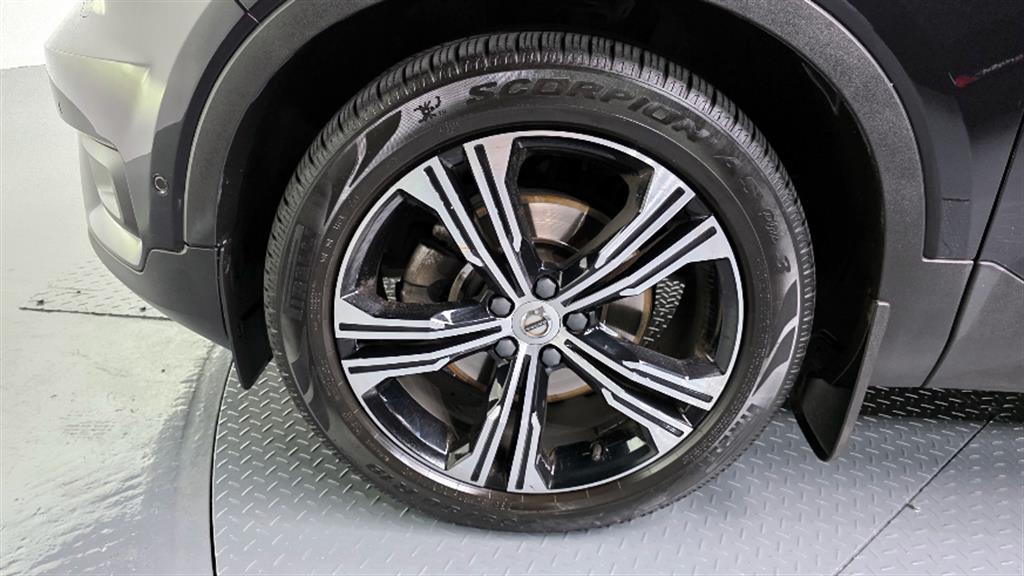 Volvo XC40 B4 AWD Inscription — фото 5