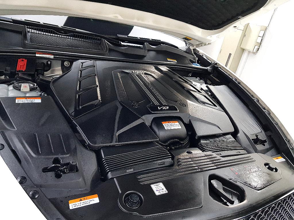 Bentley Bentayga 4.0 V8 7
