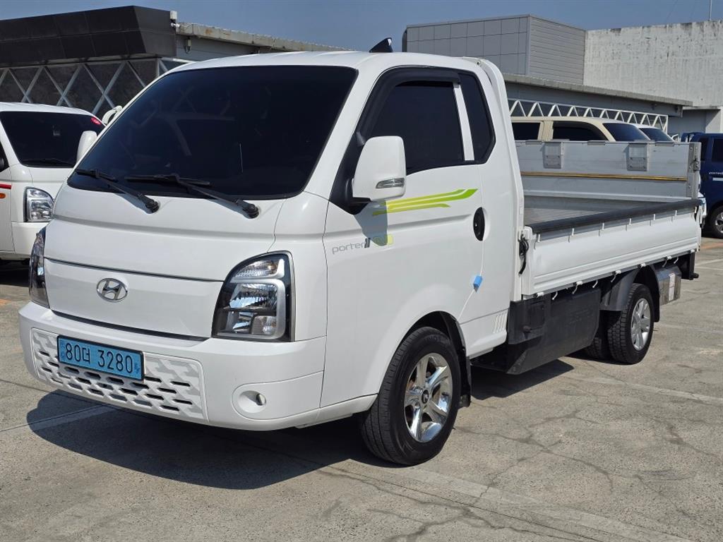 Hyundai Porter 1.0 Ton/ Super Cab/ Long Wheelbase 4