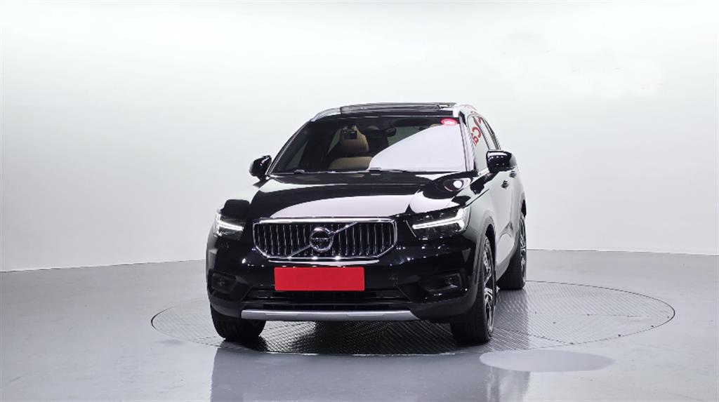 Volvo XC40 B4 AWD Inscription — фото 3