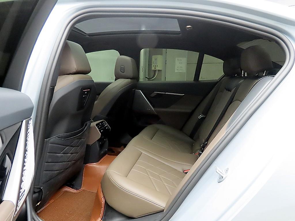 BMW 5 Series 520i M Sport 7